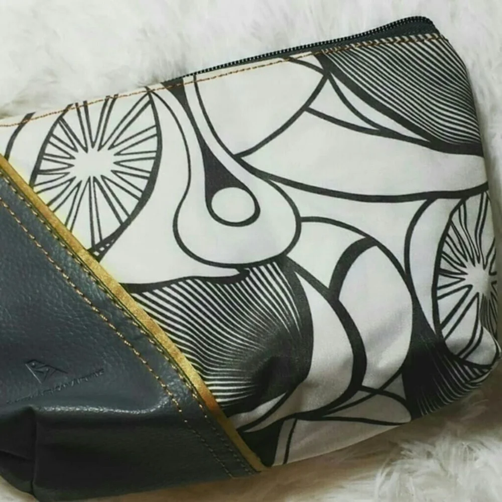 ☄Collectible South African Airways Accessories Bag